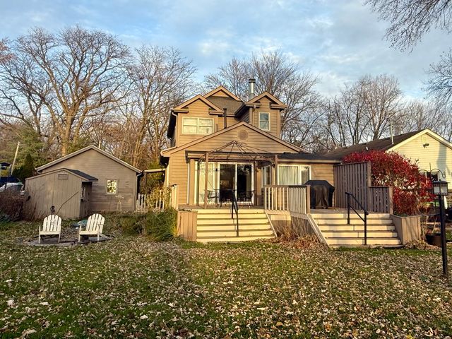 3315 S Riverdale Road, Mchenry, IL 60051