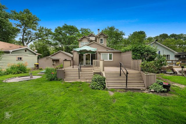 3315 S Riverdale Road, Mchenry, IL 60051