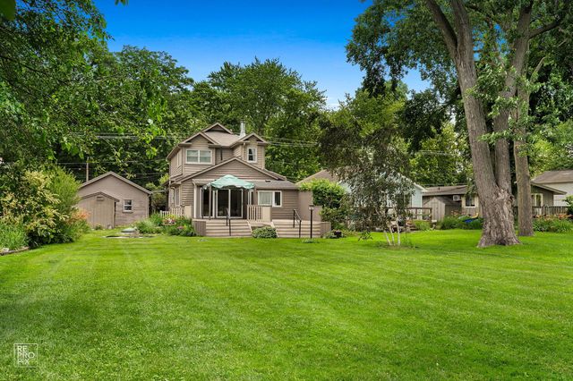 3315 S Riverdale Road, Mchenry, IL 60051
