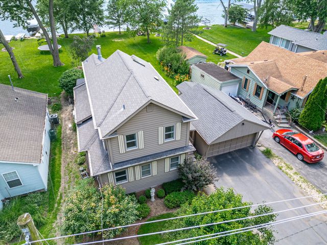 3315 S Riverdale Road, Mchenry, IL 60051