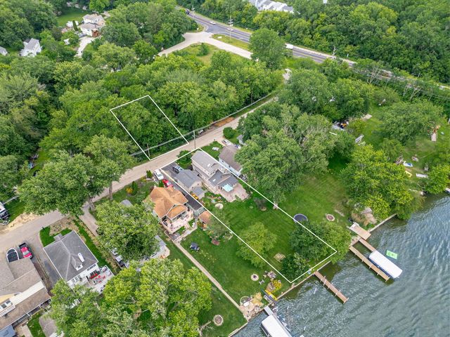 3315 S Riverdale Road, Mchenry, IL 60051