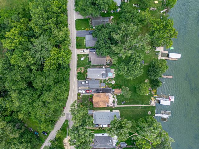 3315 S Riverdale Road, Mchenry, IL 60051