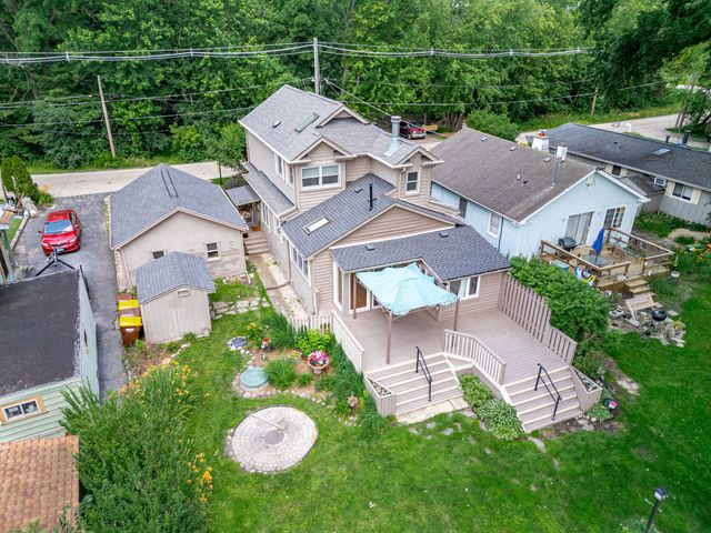 3315 S Riverdale Road, Mchenry, IL 60051