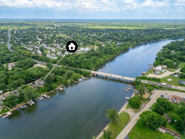 3315 S Riverdale Road, Mchenry, IL 60051