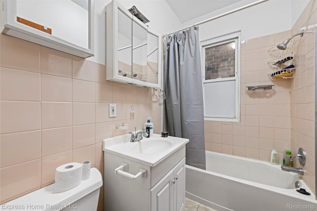 3321 Holbrook Street, Hamtramck, MI 48212