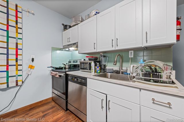 3321 Holbrook Street, Hamtramck, MI 48212