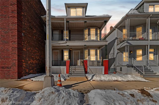 3321 Holbrook Street, Hamtramck, MI 48212