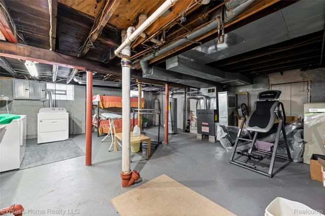 3321 Holbrook Street, Hamtramck, MI 48212