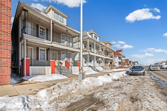 3321 Holbrook Street, Hamtramck, MI 48212