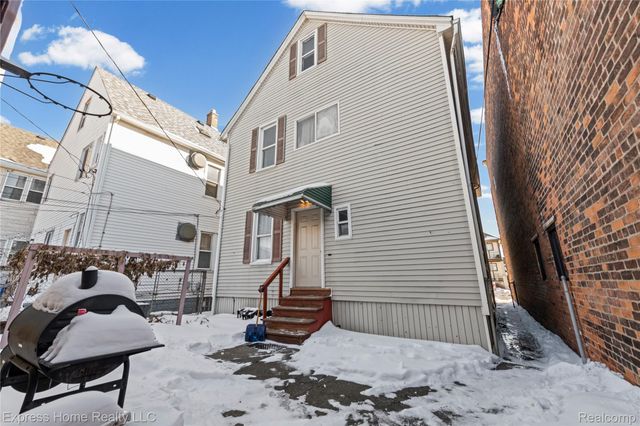 3321 Holbrook Street, Hamtramck, MI 48212