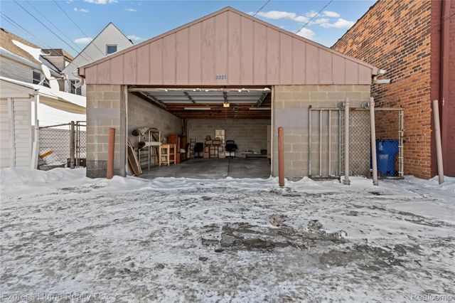 3321 Holbrook Street, Hamtramck, MI 48212