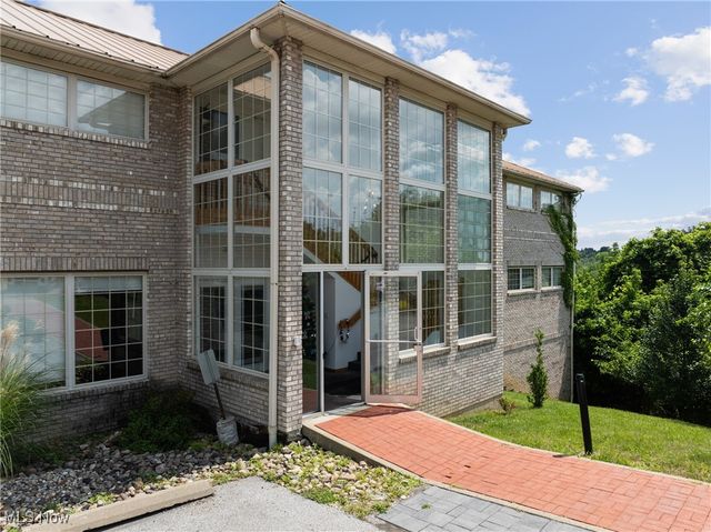 67925 Bayberry Drive, St Clairsville, OH 43950