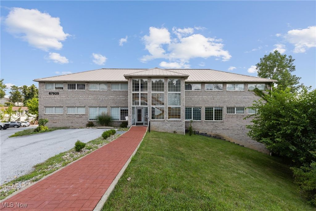 67925 Bayberry Drive, St Clairsville, OH 43950