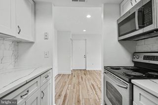14800 RYDELL RD #201, Centreville, VA 20121