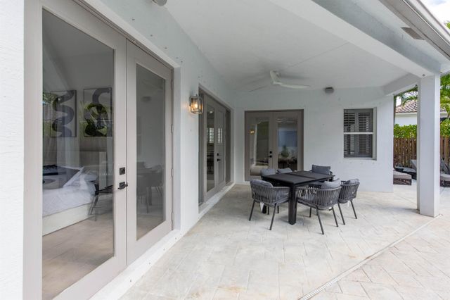 2443 Players Court, Wellington, FL 33414