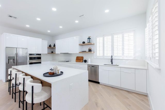 2443 Players Court, Wellington, FL 33414