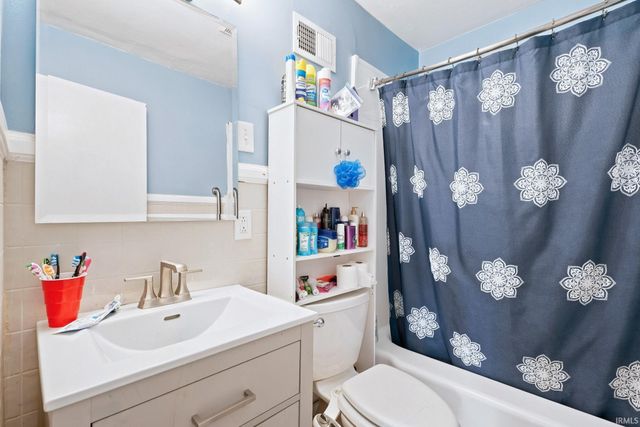 1415 Sweetser Avenue, Evansville, IN 47714