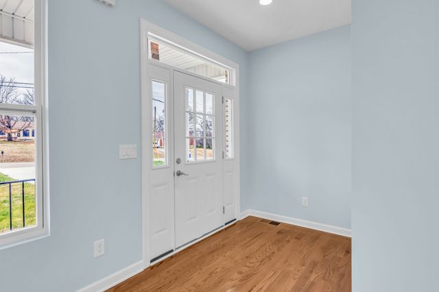 209 Luna Dr, Nashville, TN 37211