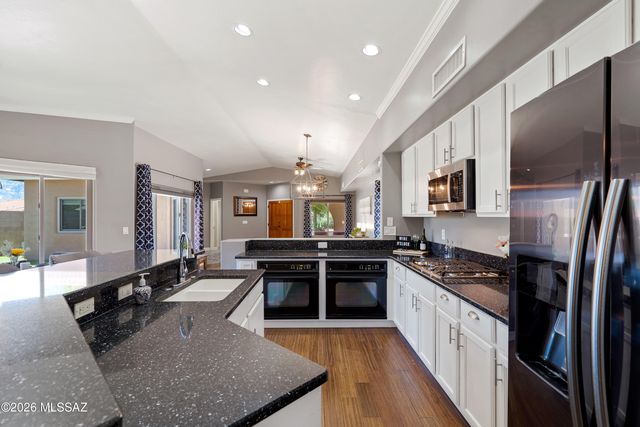 502 W Flaxen Drive, Oro Valley, AZ 85755