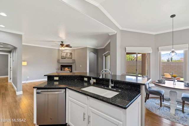 502 W Flaxen Drive, Oro Valley, AZ 85755
