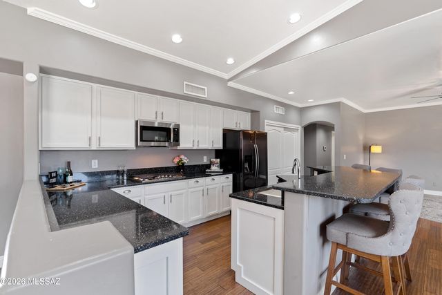 502 W Flaxen Drive, Oro Valley, AZ 85755