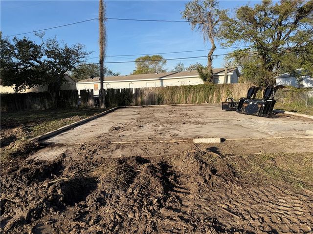 2606 Mccain Dr, Corpus Christi, TX 78410