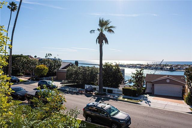 2212 Pacific Drive, Corona Del Mar, CA 92625