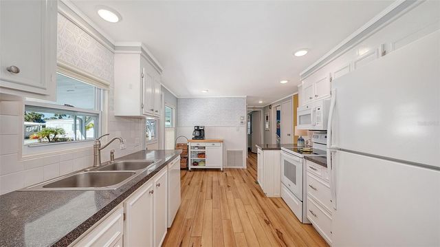 522 VIA VENETO, Venice, FL 34285