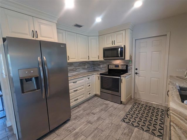 3070 GULF GATE DRIVE, Sarasota, FL 34231