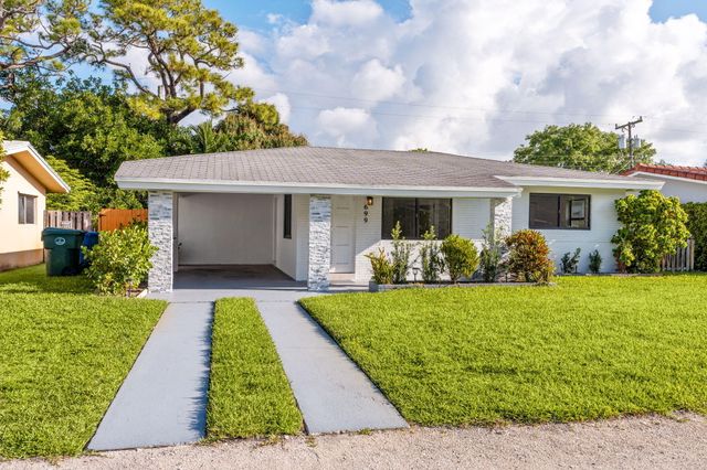 699 NE 40th Street, Oakland Park, FL 33334