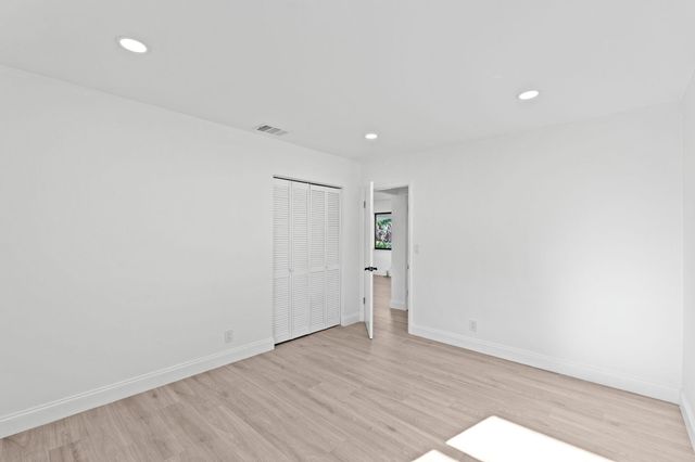 699 NE 40th Street, Oakland Park, FL 33334