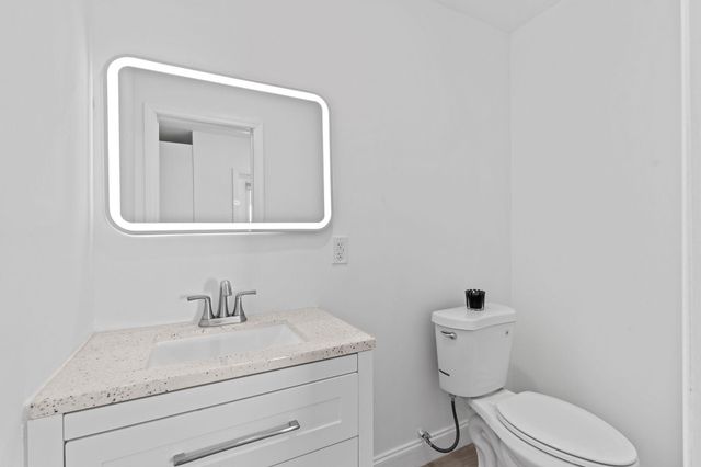 699 NE 40th Street, Oakland Park, FL 33334