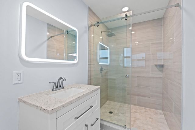 699 NE 40th Street, Oakland Park, FL 33334