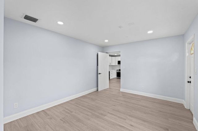 699 NE 40th Street, Oakland Park, FL 33334