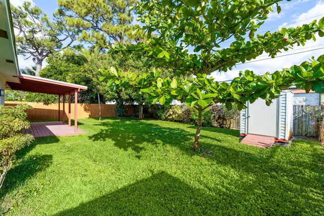 699 NE 40th Street, Oakland Park, FL 33334