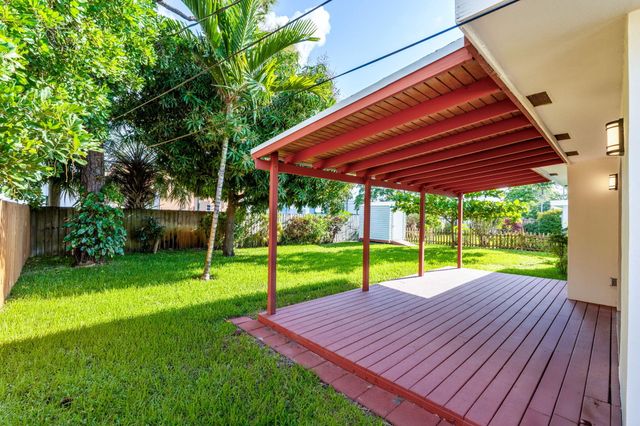 699 NE 40th Street, Oakland Park, FL 33334