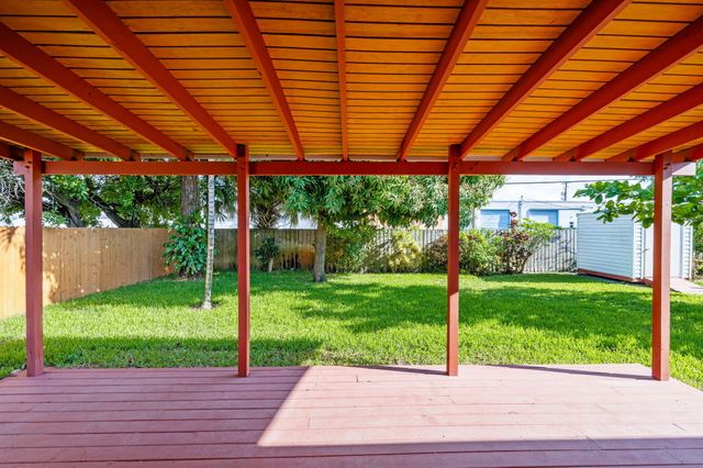 699 NE 40th Street, Oakland Park, FL 33334