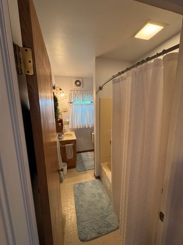 401 W 10th Street, Sterling, IL 61081