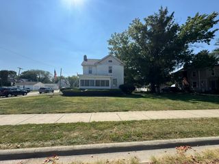 401 W 10th Street, Sterling, IL 61081