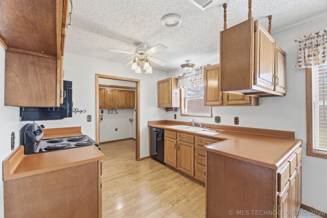 518 Fox Run Court, Mannford, OK 74044