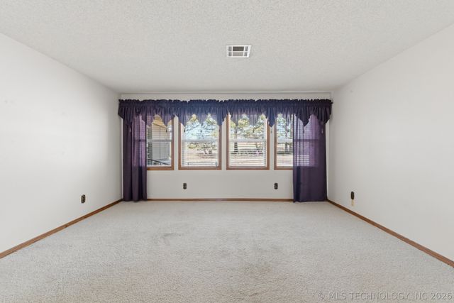 518 Fox Run Court, Mannford, OK 74044