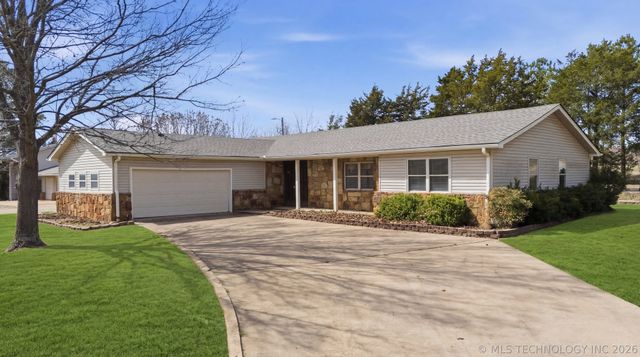 518 Fox Run Court, Mannford, OK 74044