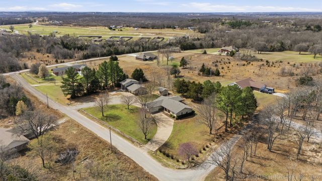 518 Fox Run Court, Mannford, OK 74044