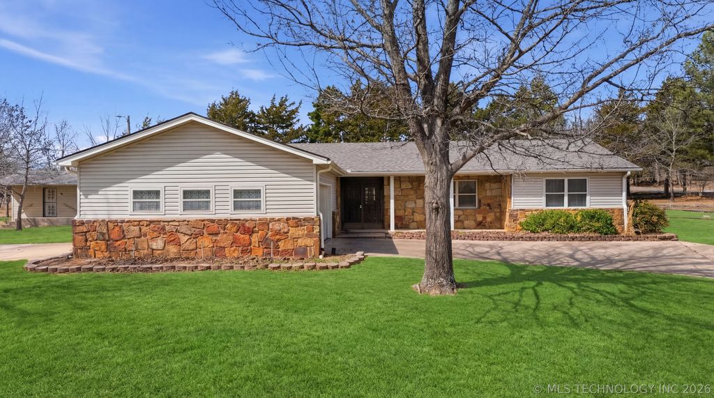 518 Fox Run Court, Mannford, OK 74044