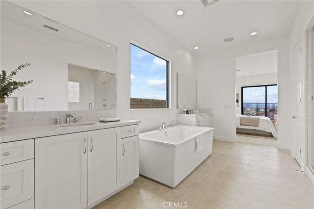 30041 N Avenida Sierra Madre, Valencia, CA 91354