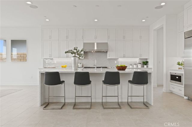 30041 N Avenida Sierra Madre, Valencia, CA 91354