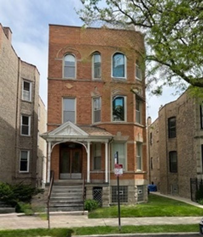 2529 N Kimball Avenue, Chicago, IL 60647