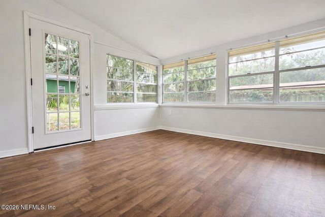 8726 MONROE Avenue, Jacksonville, FL 32208