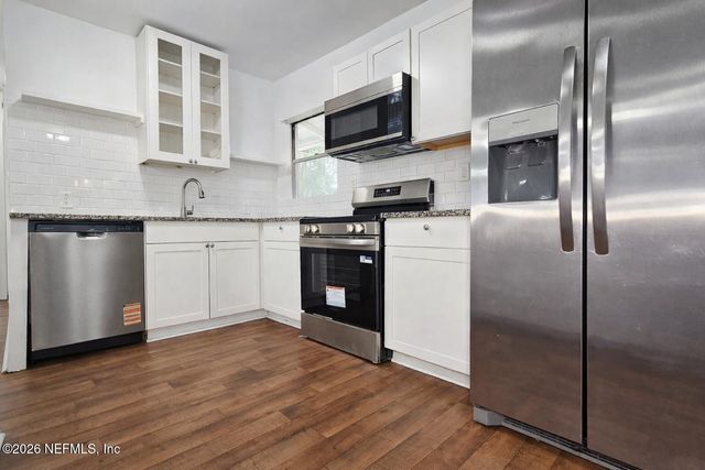 8726 MONROE Avenue, Jacksonville, FL 32208