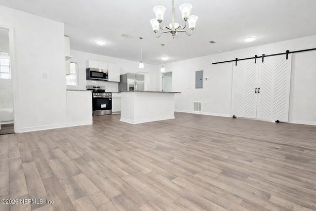 8726 MONROE Avenue, Jacksonville, FL 32208